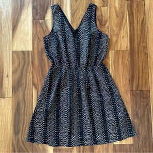 Dex Black & Grey V-Neck Snake Print Dress size Medium